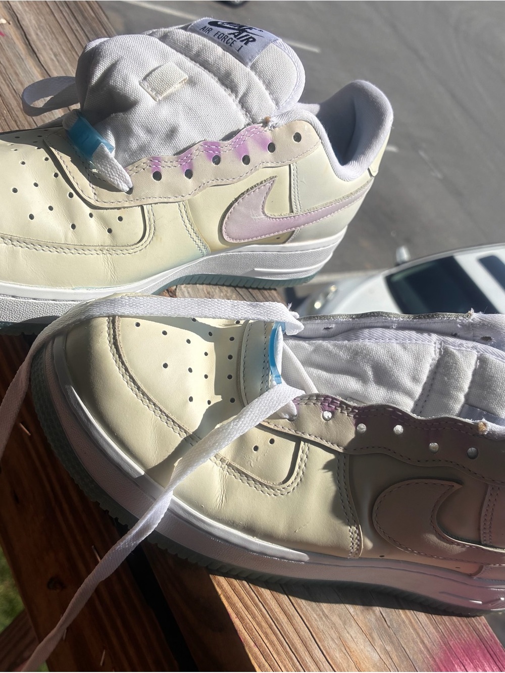 Nike Kids Low-Top Sneakers in Cream with Pastel Pink Swoosh